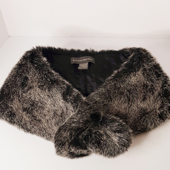 Banana Republic Accessories - Banana Republic Faux Grey Fox Fur Collar Scarf OS